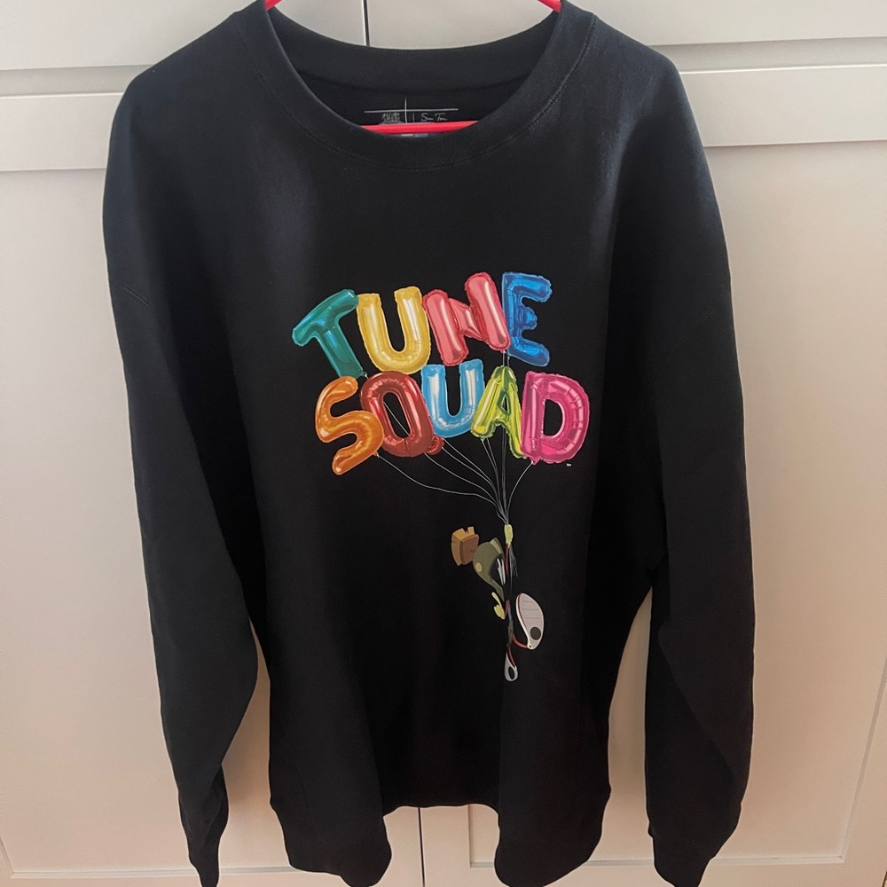Bleacher Report Space Jam Tune Squad Sweater! Brand New! Never Worn! Size 3 XL.